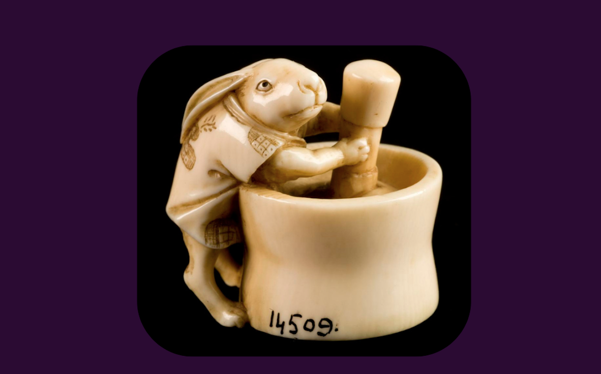 White moon rabbit pounding herbs